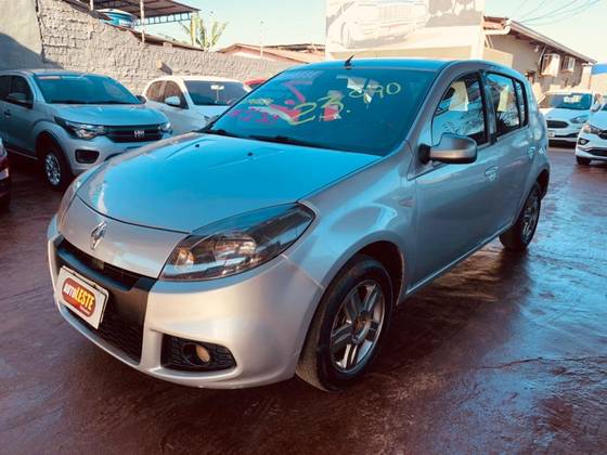 RENAULT SANDERO 1.0 EXPRESSION 16V FLEX 4P MANUAL RENAULT SANDERO 1.0 EXPRESSION 16V FLEX 4P MANUAL